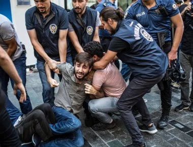 Άγριο σκηνικό στη Τουρκία: Ο Ερντογάν διέλυσε διαδήλωση για τους αγνοούμενους (φωτό - βίντεο)